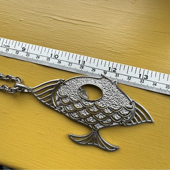 Vintage Articulated Fish Pendant Necklace - Picture 6 of 8
